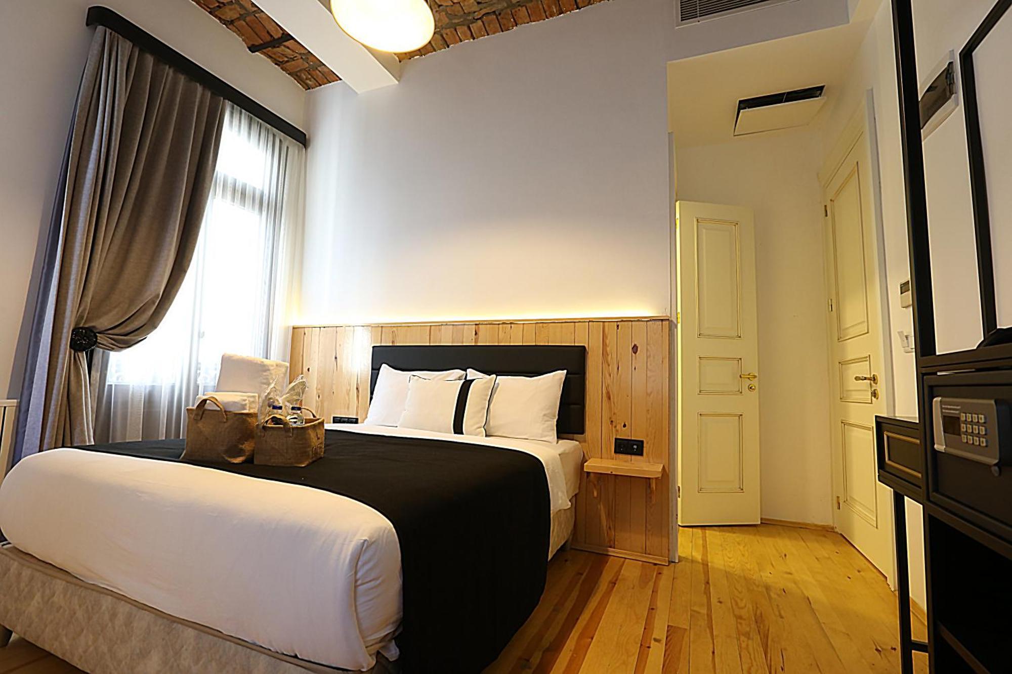 Istanbul Taksim Istiklal Street Kamil Hotel - Historical Phòng bức ảnh