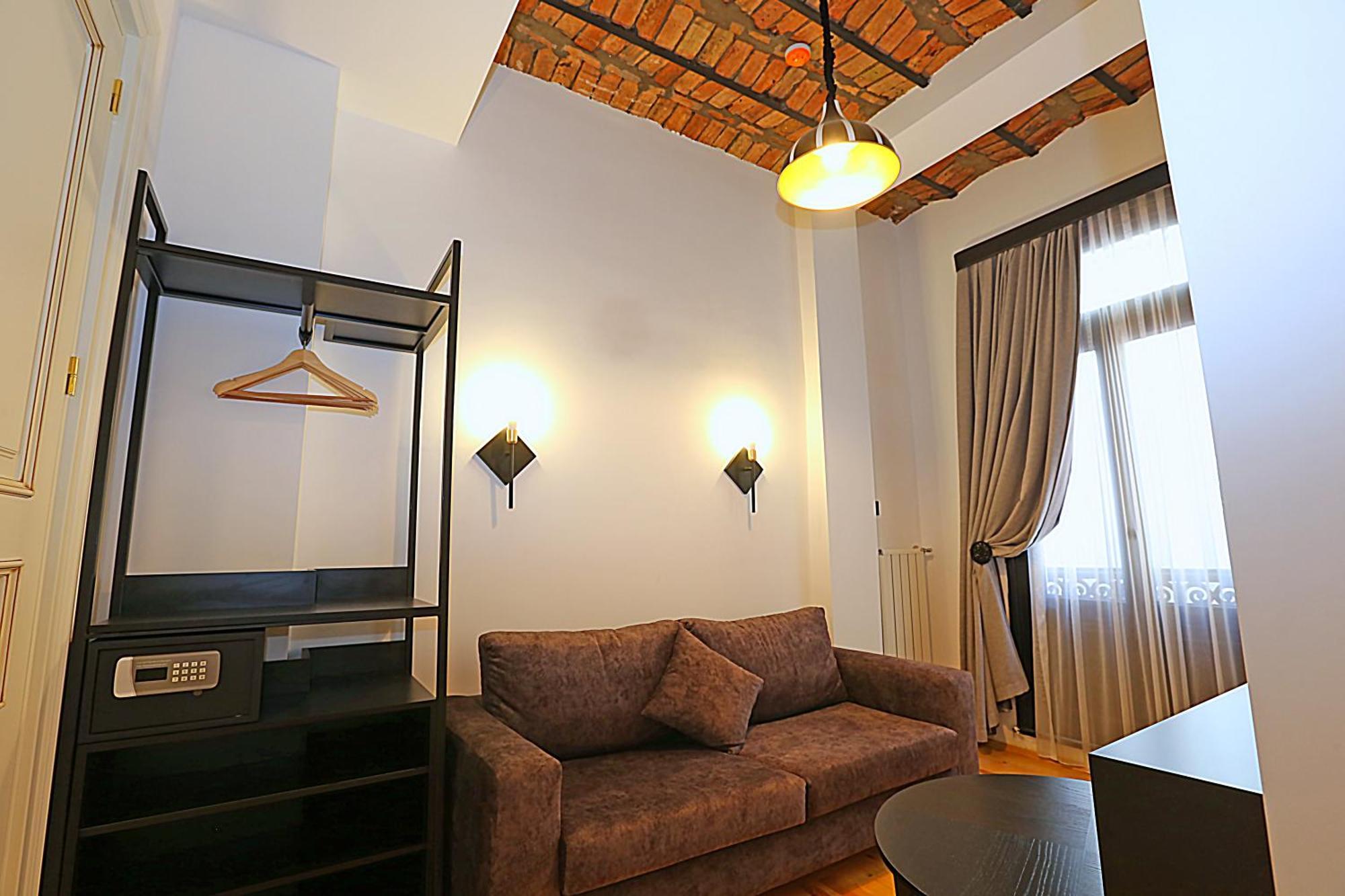Istanbul Taksim Istiklal Street Kamil Hotel - Historical Phòng bức ảnh