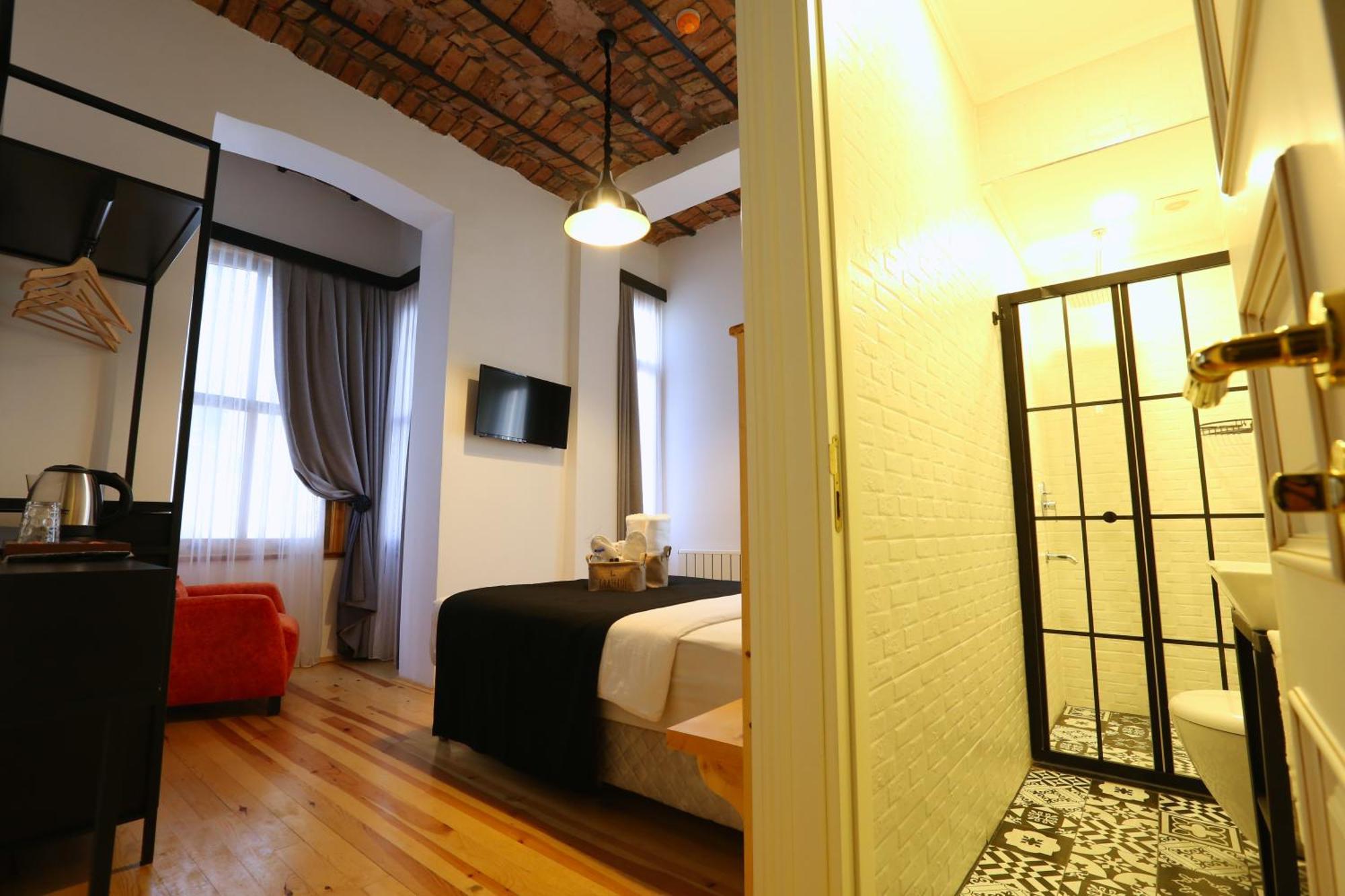 Istanbul Taksim Istiklal Street Kamil Hotel - Historical Phòng bức ảnh