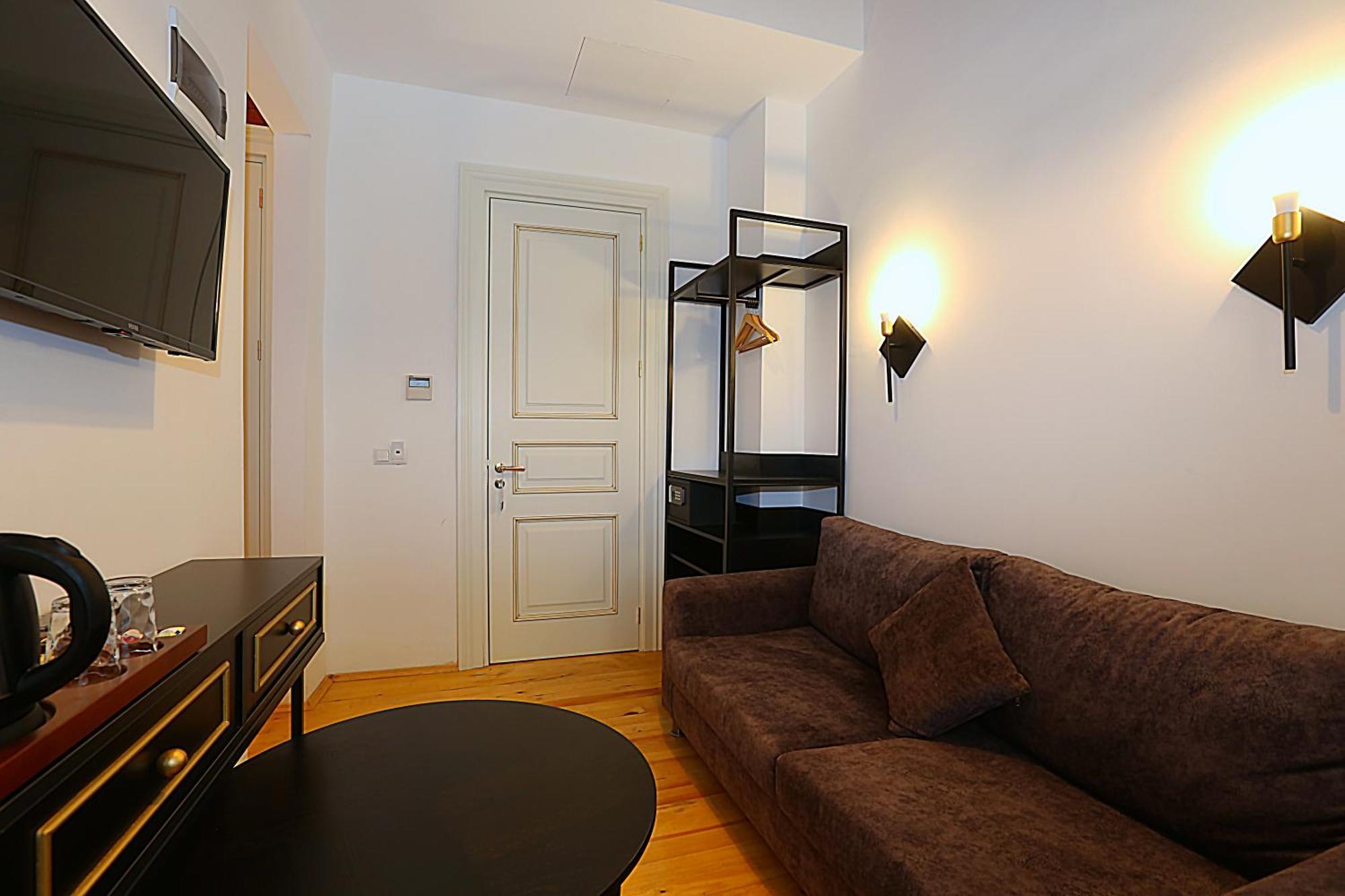 Istanbul Taksim Istiklal Street Kamil Hotel - Historical Phòng bức ảnh