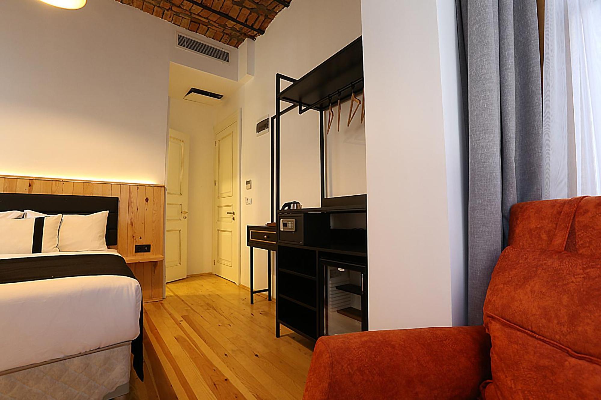 Istanbul Taksim Istiklal Street Kamil Hotel - Historical Phòng bức ảnh
