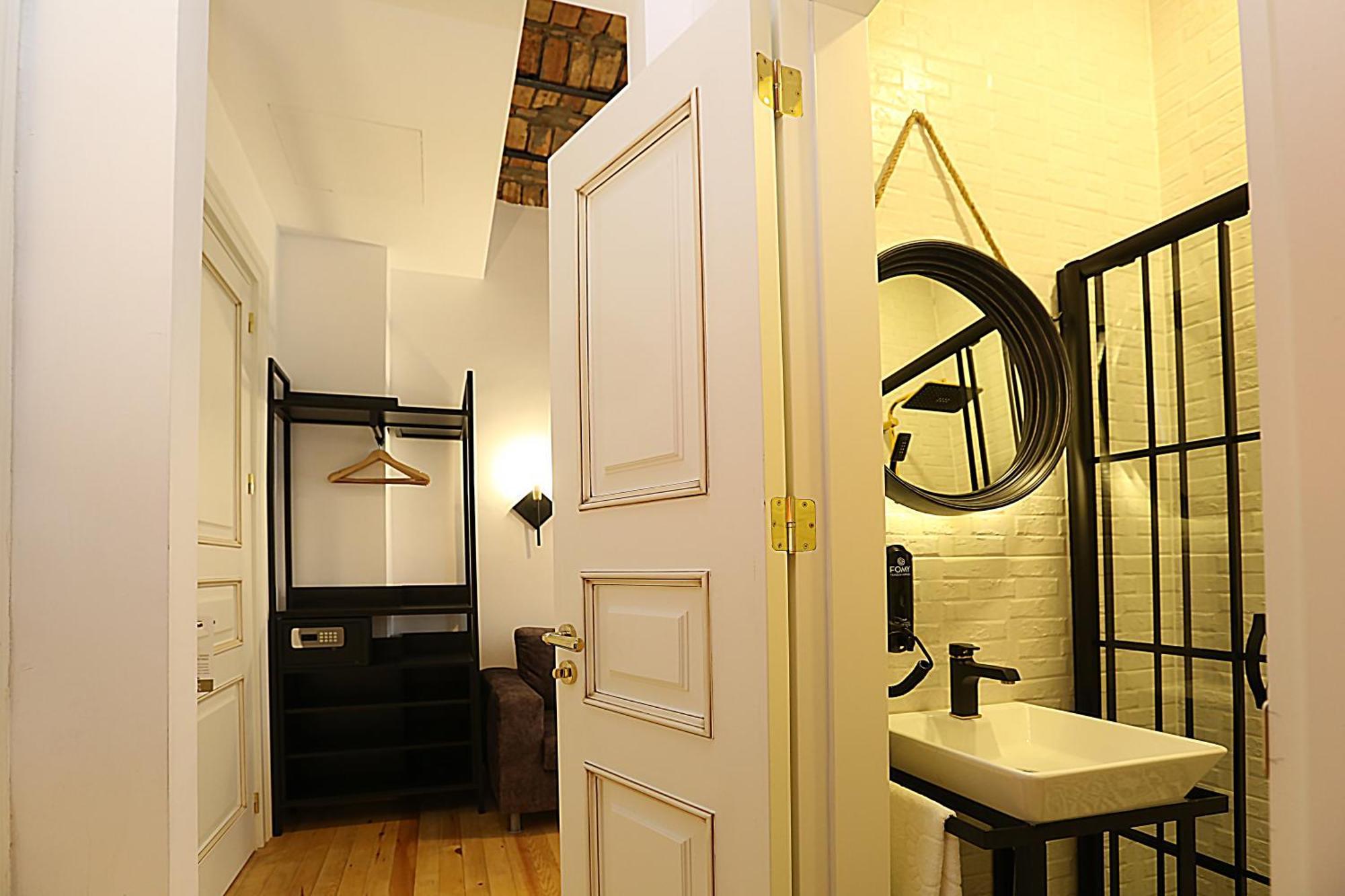 Istanbul Taksim Istiklal Street Kamil Hotel - Historical Phòng bức ảnh