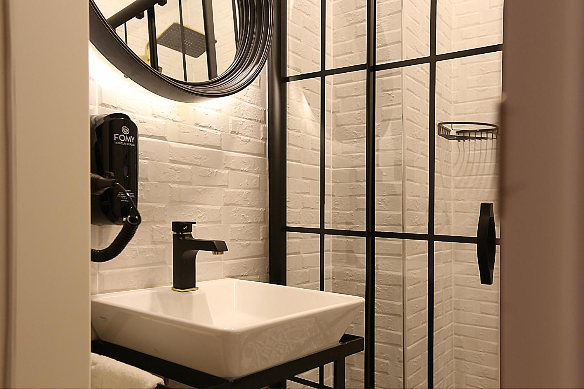 Istanbul Taksim Istiklal Street Kamil Hotel - Historical Phòng bức ảnh